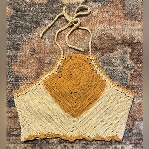 NWT BAND OF GYPSIES HANDMADE CROCHET HALTER SIZE SMALL IN DARK GOLD AND CREAM